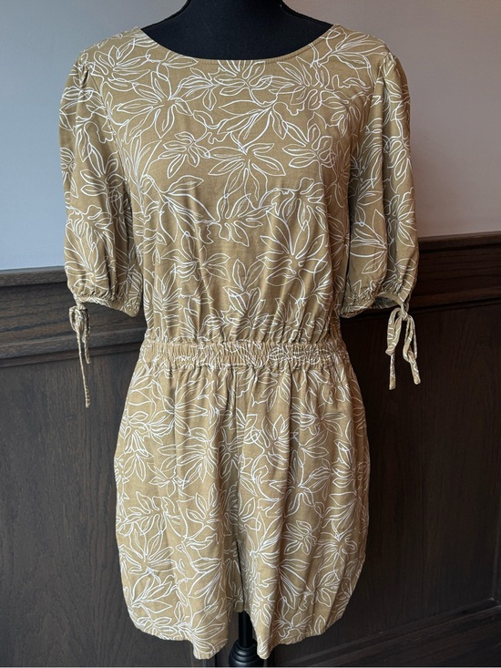LOFT Pants - LOFT beach Neutral Tan Floral open back romper small EUC